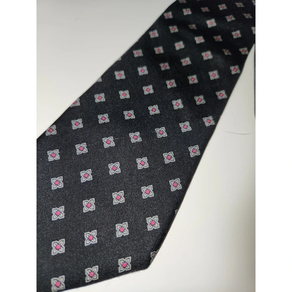Dillards 100% Italian Silk Necktie Black Red Gray Tiny Flowers Tie EUC